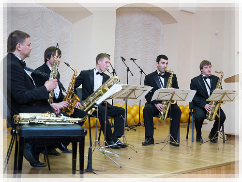 The saxophonists’ performance from the Presidential orchestra of the Republic of Belarus